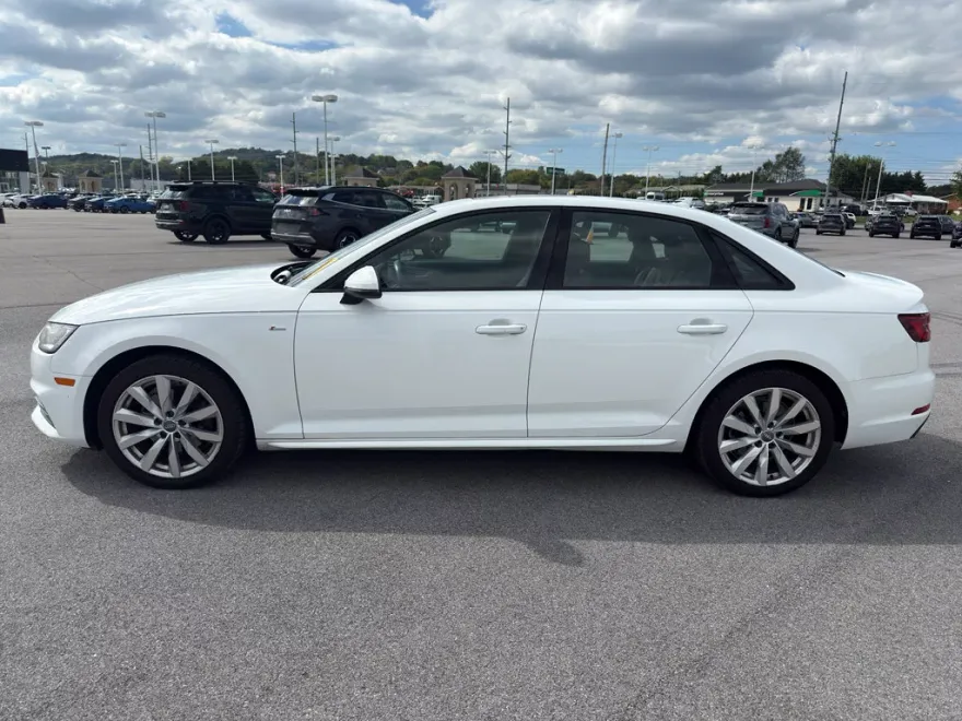2018 Audi A4 Premium photo 1