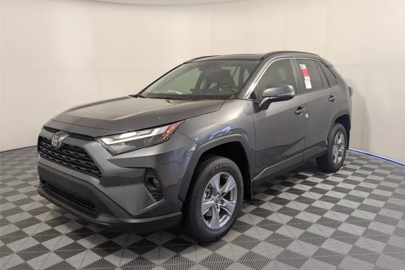 2025 Toyota RAV4 XLE photo 1