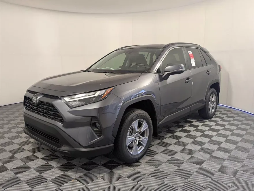 2025 Toyota RAV4 XLE photo 1