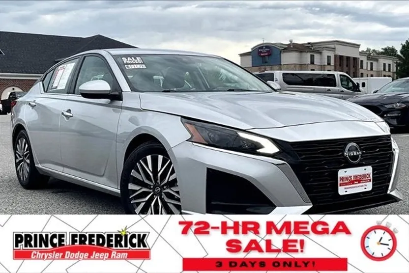 2023 Nissan Altima 2.5 SV photo 1