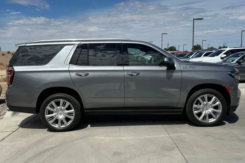 2021 Chevrolet Tahoe High Country photo 1