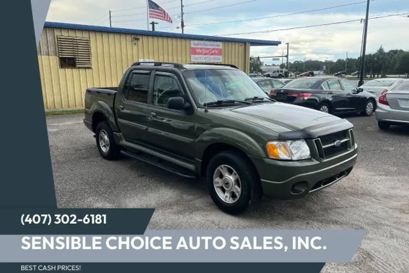 2004 Ford Explorer Sport Trac XLT photo 1