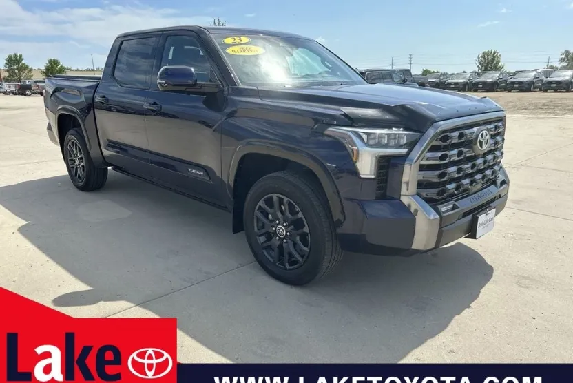 2023 Toyota Tundra Platinum photo 1