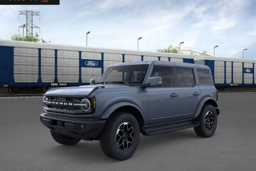 2025 Ford Bronco Outer Banks photo 1