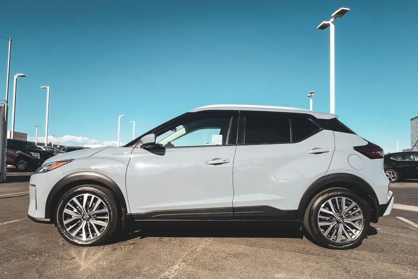 2023 Nissan Kicks SV photo 1