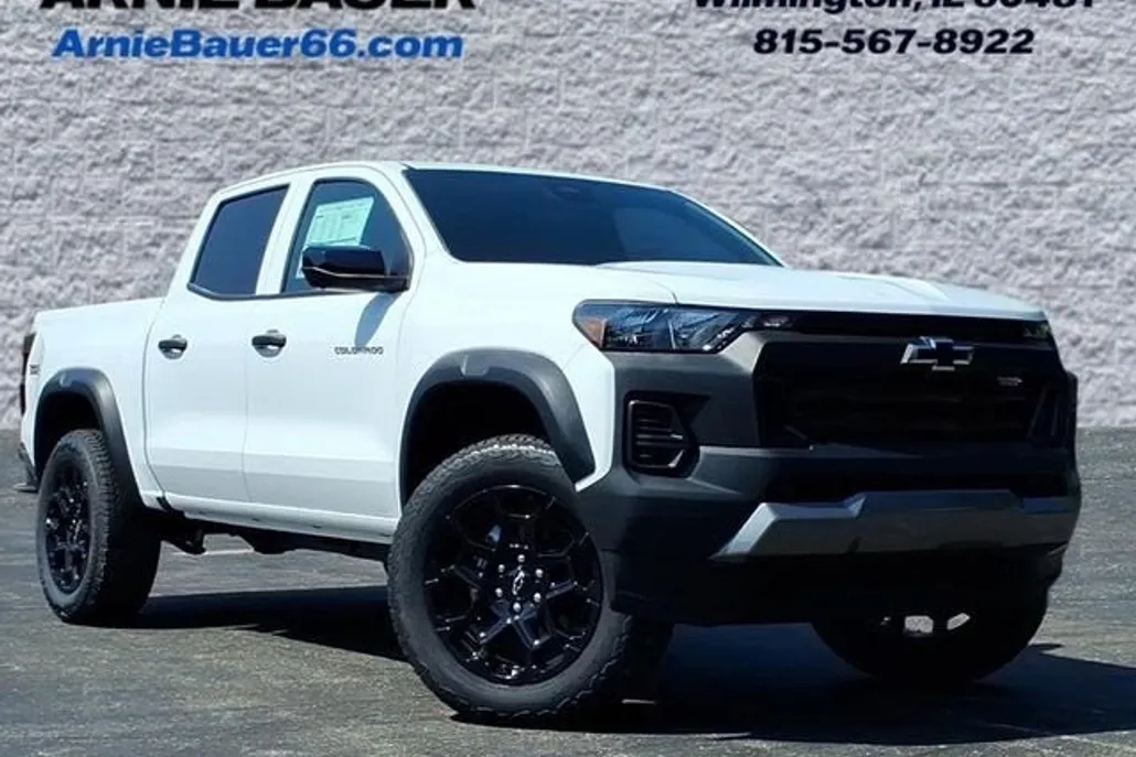 2026 Chevrolet Colorado Trail Boss photo 1