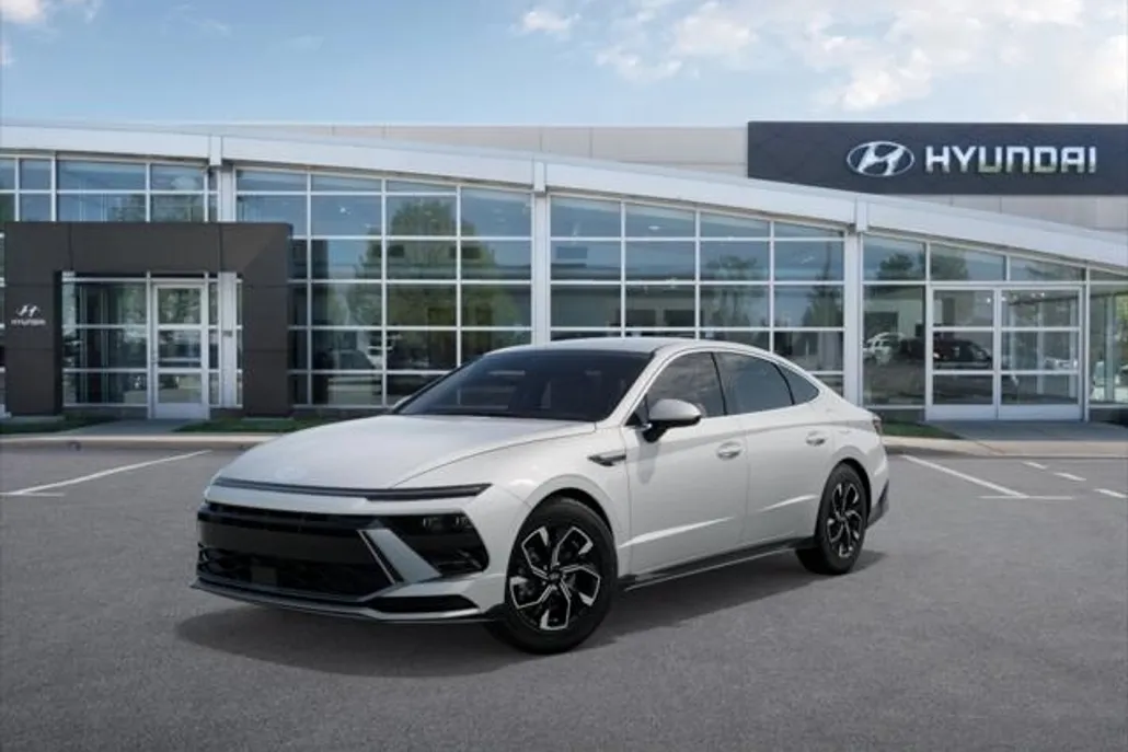 2025 Hyundai Sonata SEL photo 1