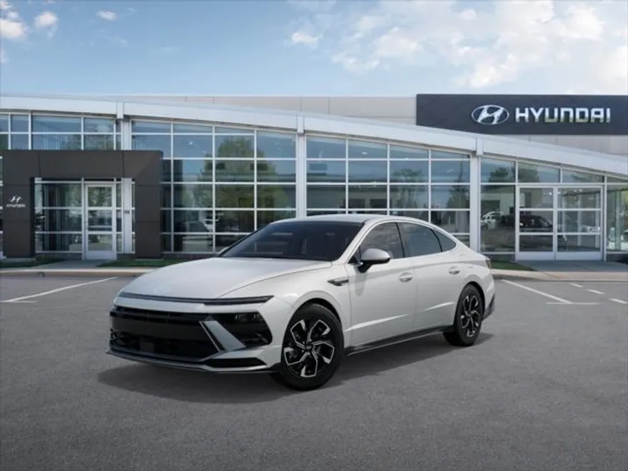 2025 Hyundai Sonata SEL photo 1