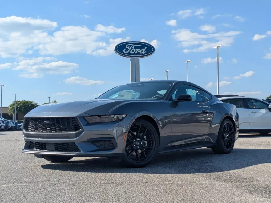 2025 Ford Mustang EcoBoost photo 1