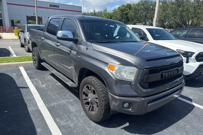 2015 Toyota Tundra Platinum CrewMax photo 1