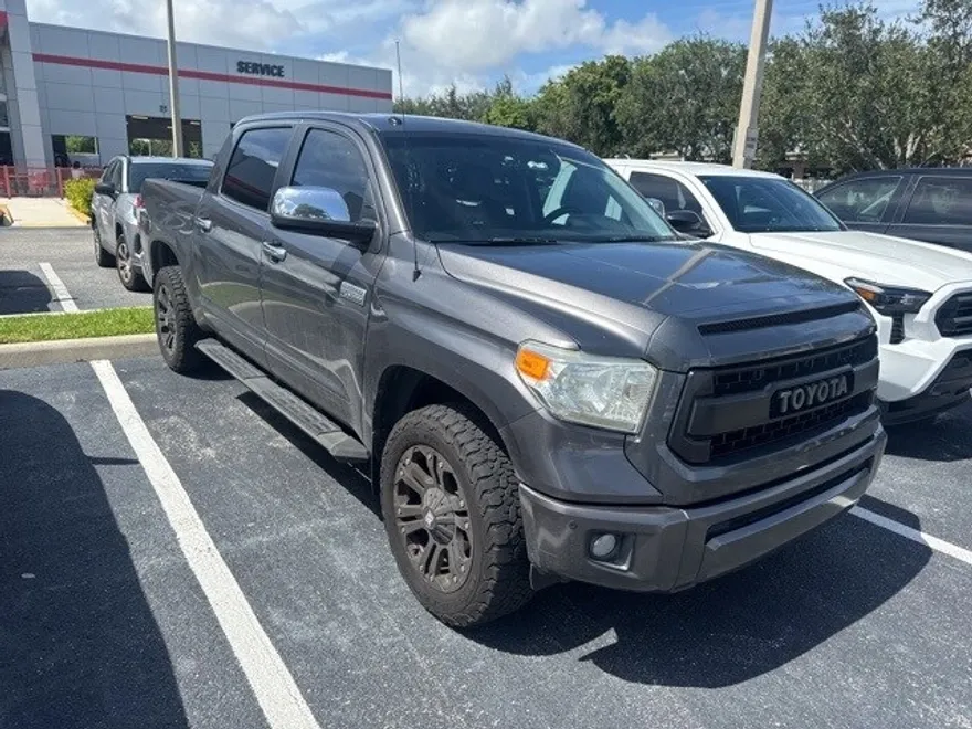 2015 Toyota Tundra Platinum CrewMax photo 1