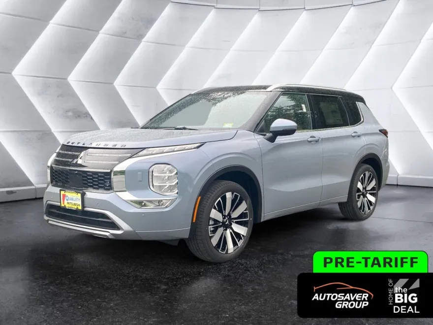 2025 Mitsubishi Outlander SEL photo 1