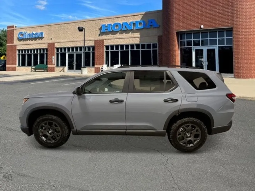 2025 Honda Pilot TrailSport photo 1