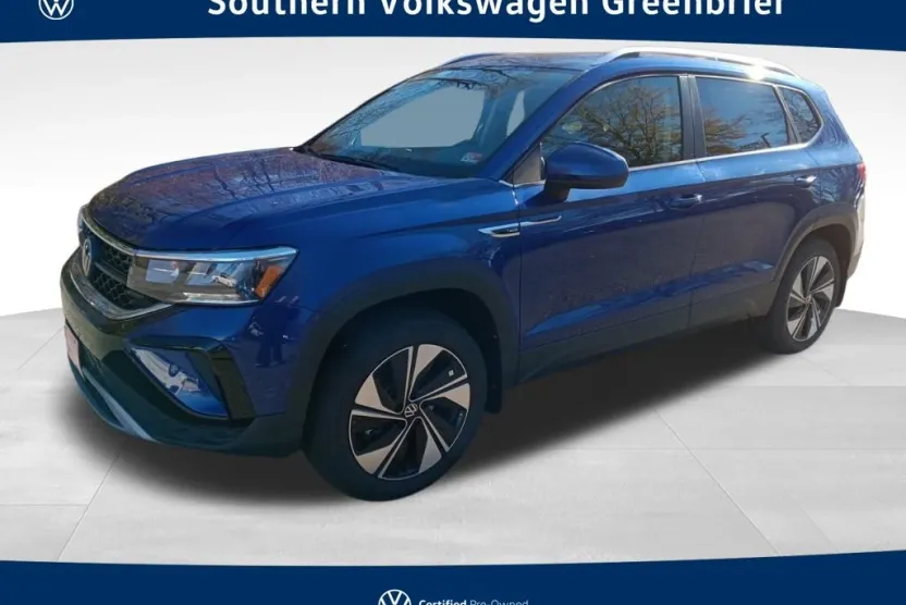 2024 Volkswagen Taos SE photo 1