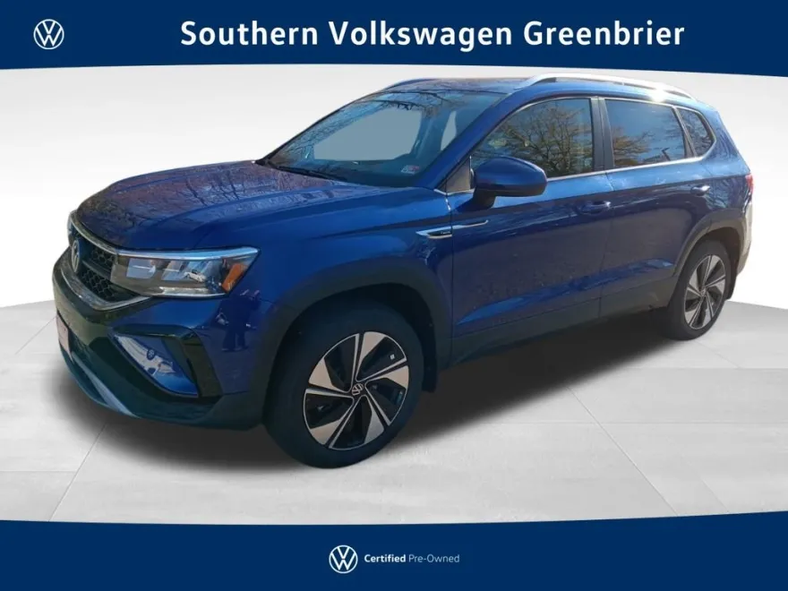 2024 Volkswagen Taos SE photo 1
