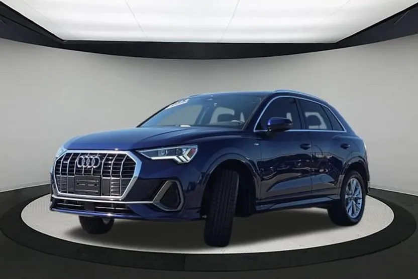 2023 Audi Q3 S line Premium Plus photo 1