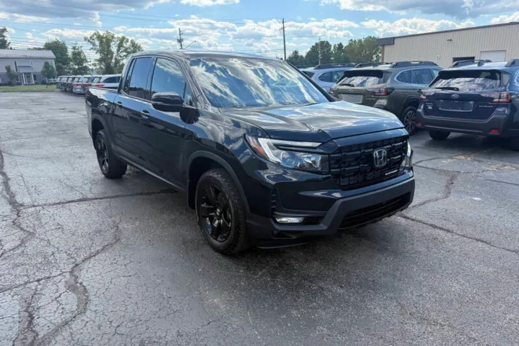 2024 Honda Ridgeline Black Edition photo 1