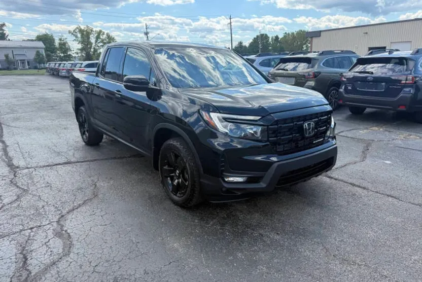 2024 Honda Ridgeline Black Edition photo 1