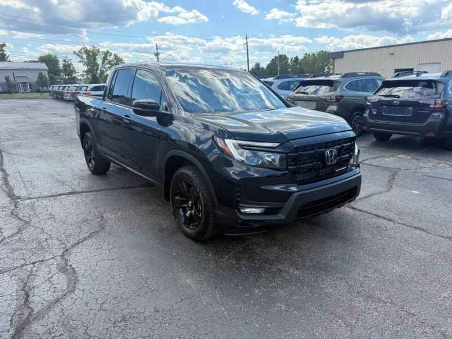 2024 Honda Ridgeline Black Edition photo 1