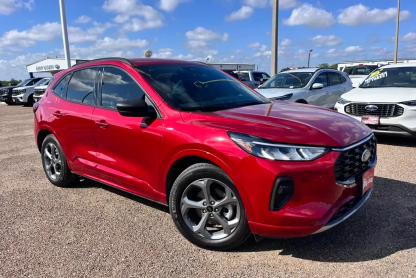 2024 Ford Escape ST-Line photo 1