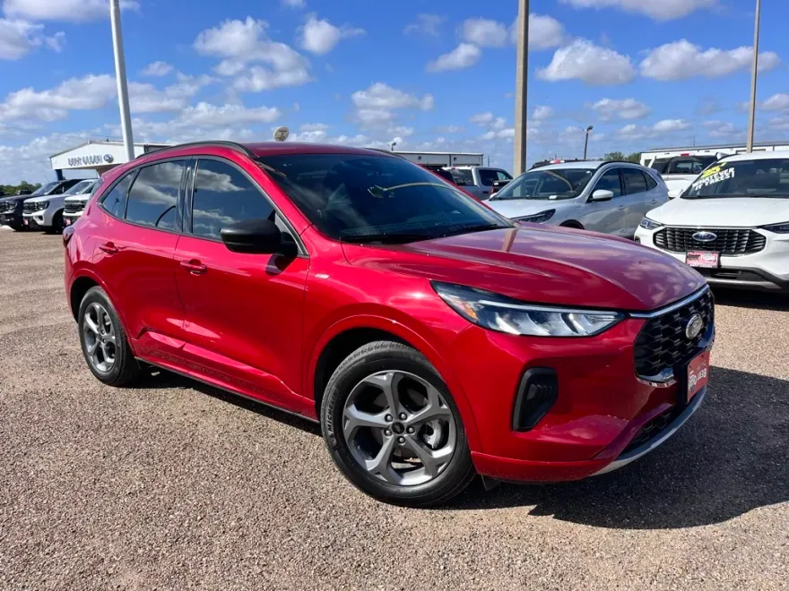 2024 Ford Escape ST-Line photo 1