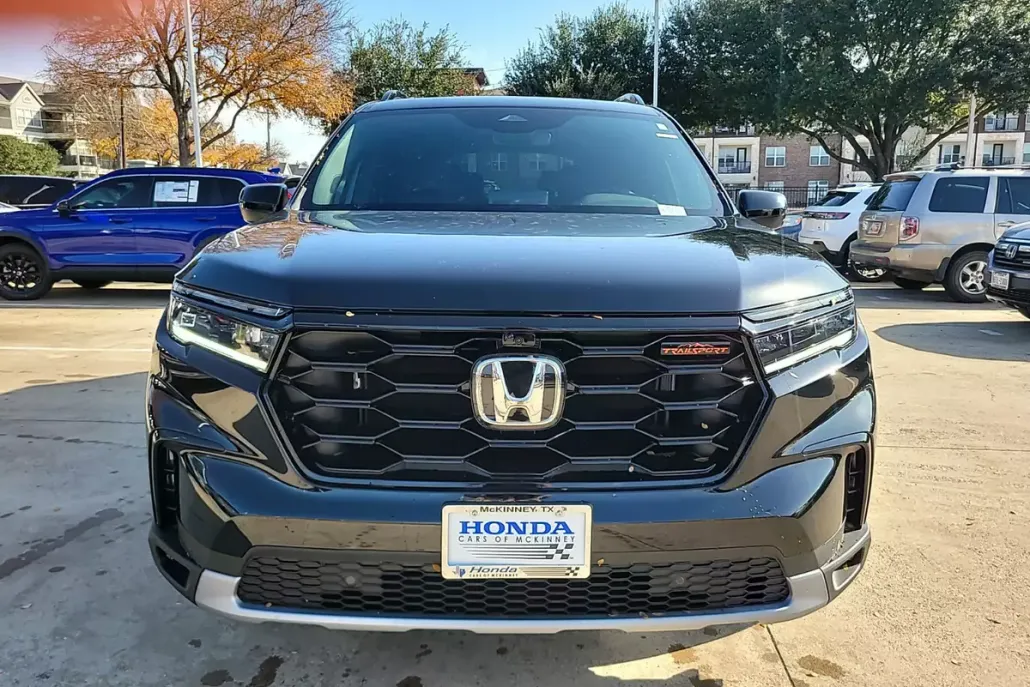 2025 Honda Pilot TrailSport photo 1