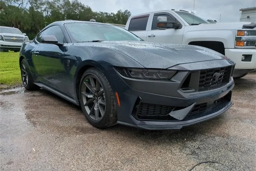 2024 Ford Mustang Dark Horse photo 1