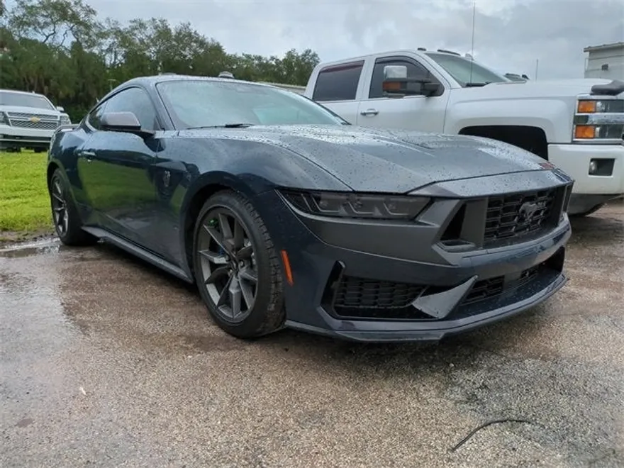 2024 Ford Mustang Dark Horse photo 1