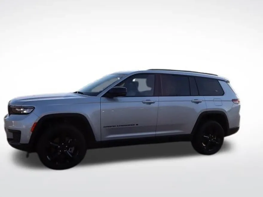 2023 Jeep Grand Cherokee Altitude photo 1