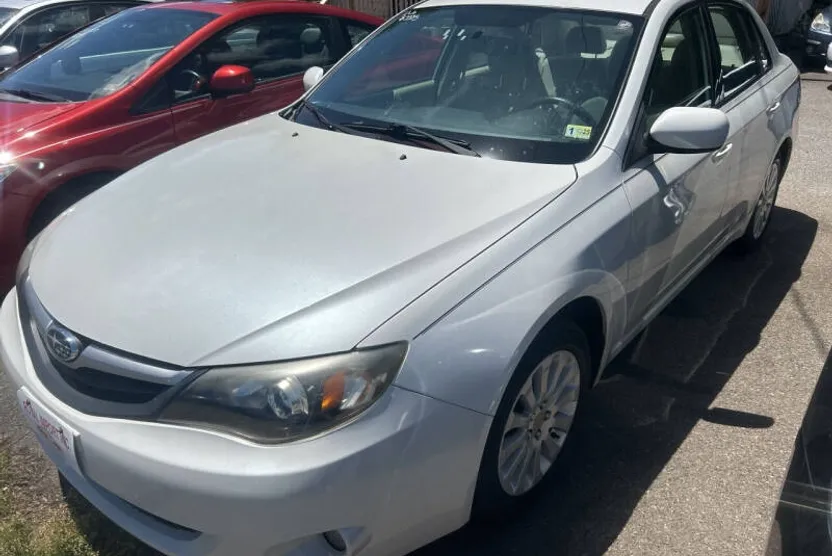 2010 Subaru Impreza 2.5i Premium photo 1