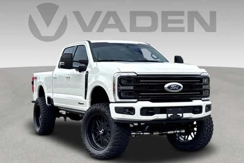 2025 Ford F-250 Platinum photo 1