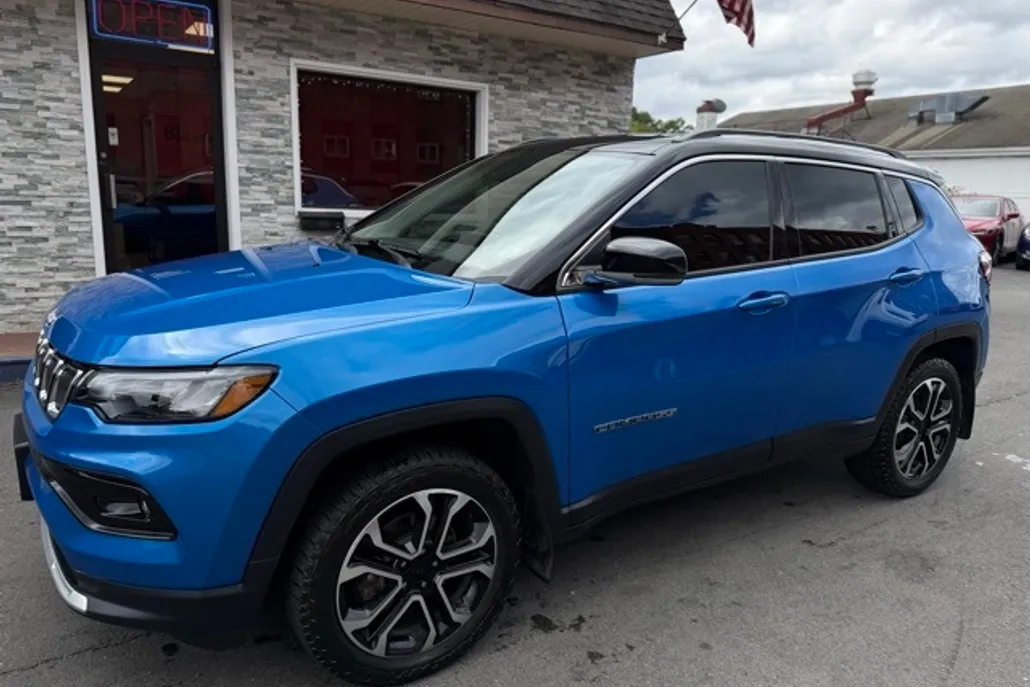 2022 Jeep Compass Limited photo 1