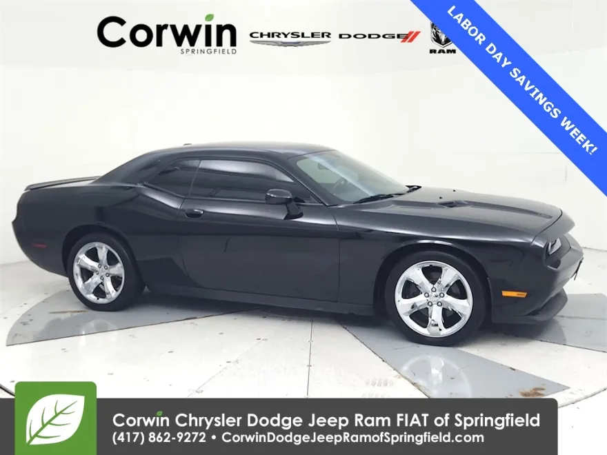 2013 Dodge Challenger SXT photo 1