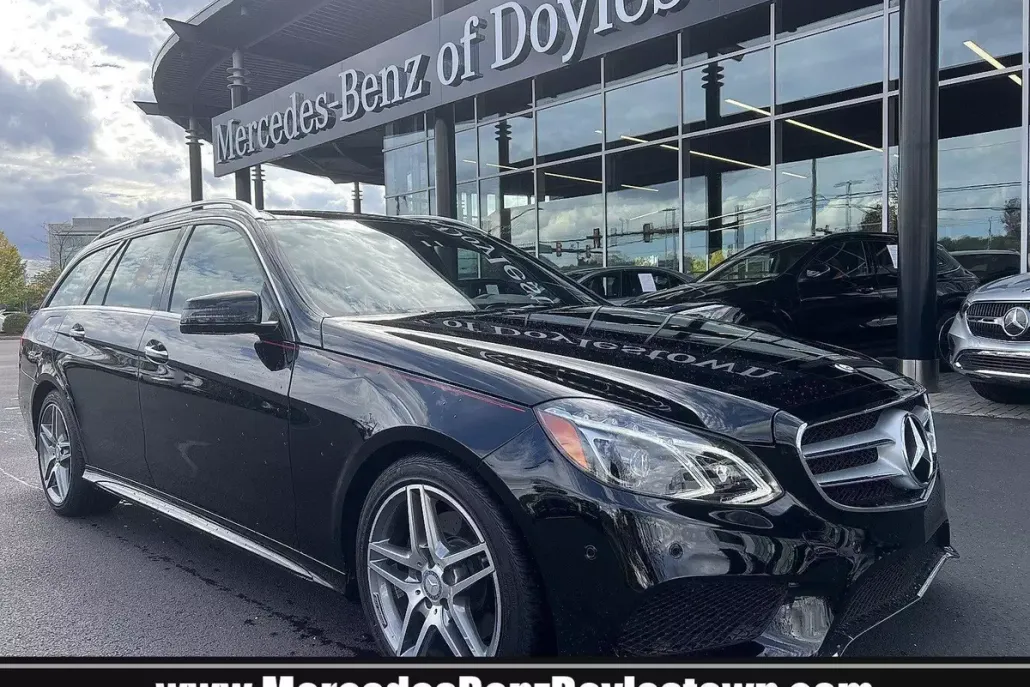 2016 Mercedes Benz E 350 4MATIC Wagon photo 1