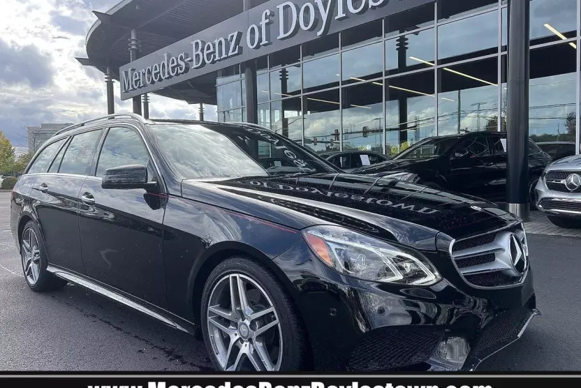 2016 Mercedes Benz E 350 4MATIC Wagon photo 1