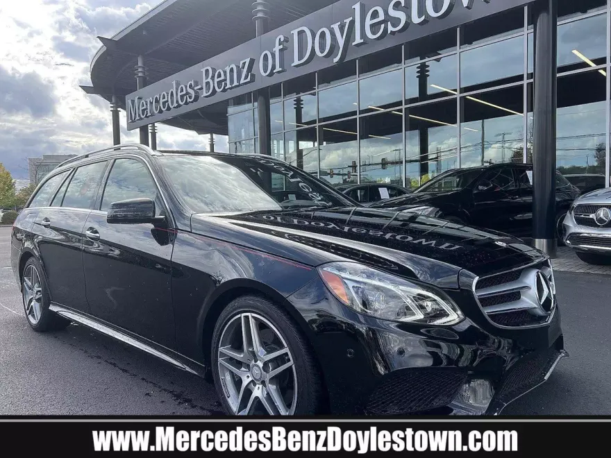 2016 Mercedes Benz E 350 4MATIC Wagon photo 1
