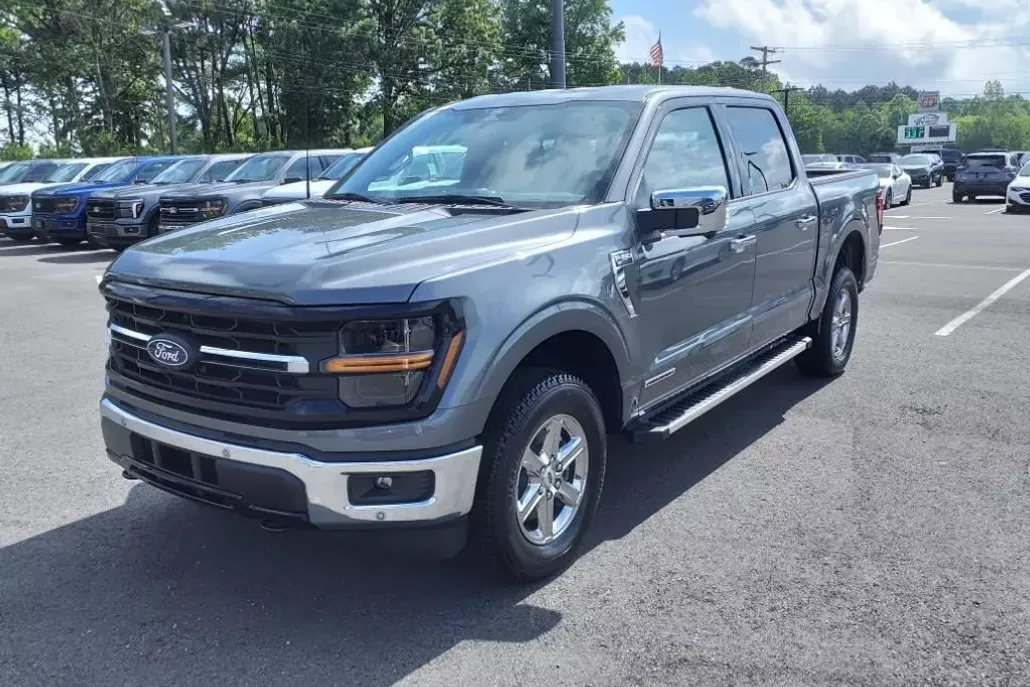 2025 Ford F-150 XLT photo 1
