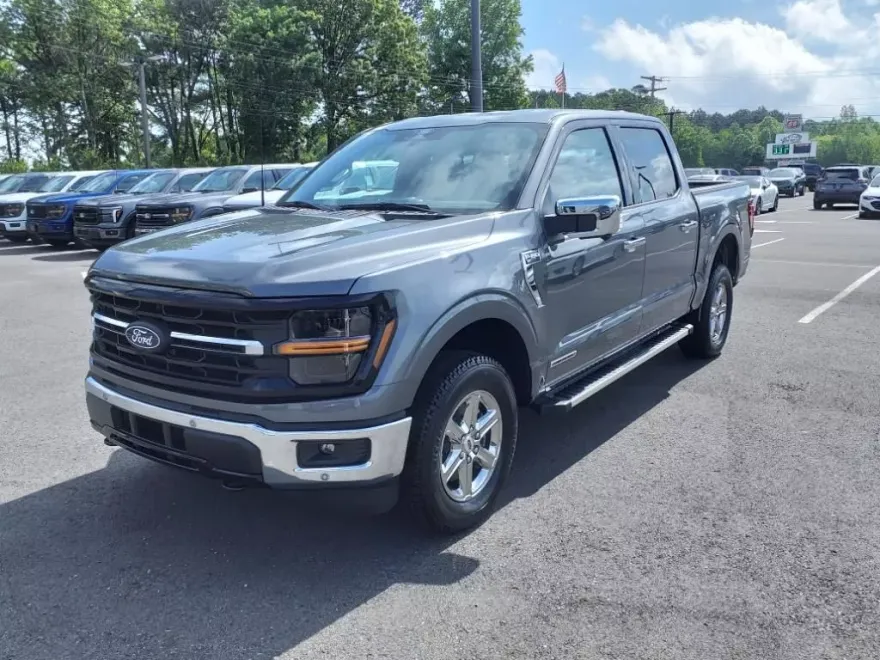 2025 Ford F-150 XLT photo 1