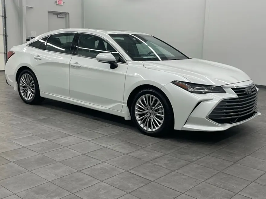 2021 Toyota Avalon Limited photo 1