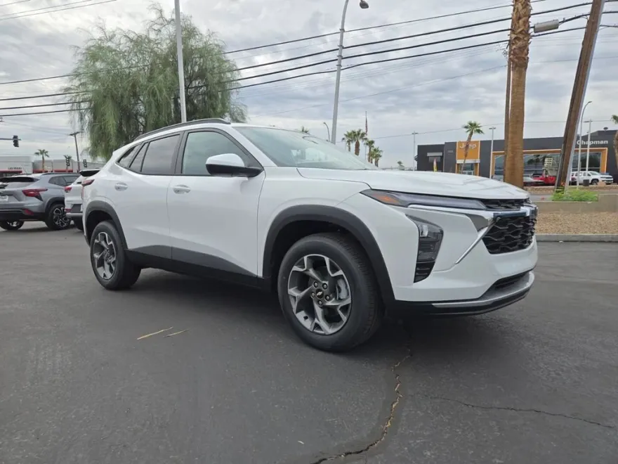 2026 Chevrolet Trax LT photo 1