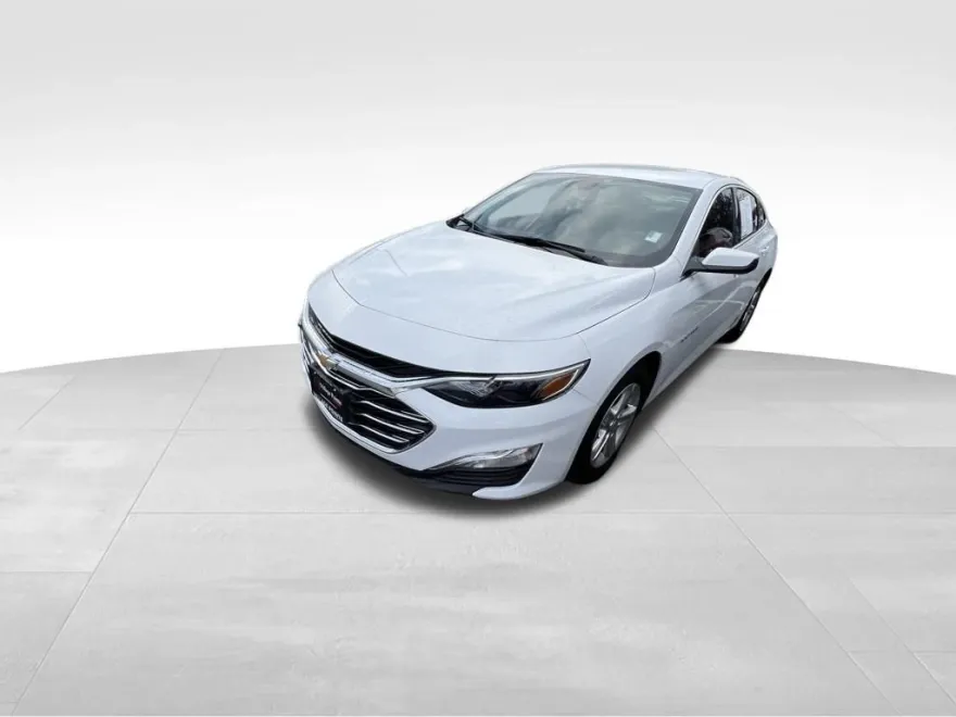 2024 Chevrolet Malibu LS photo 1
