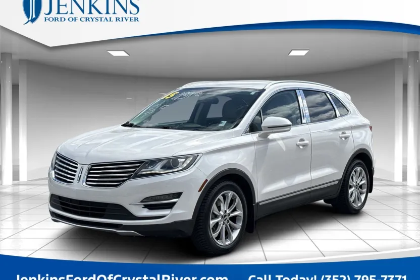 2015 Lincoln MKC Base photo 1