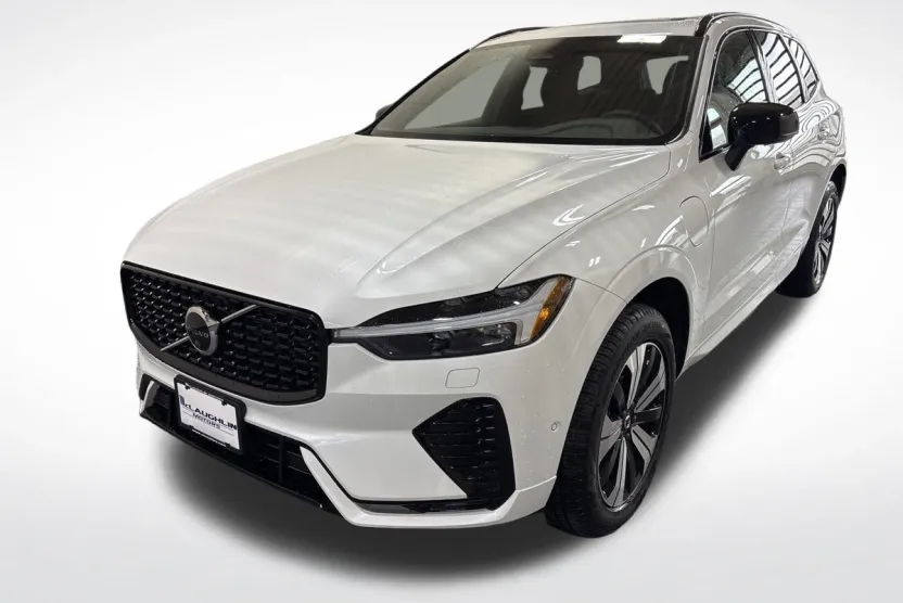 2025 Volvo XC60 Hybrid T8 Plus photo 1