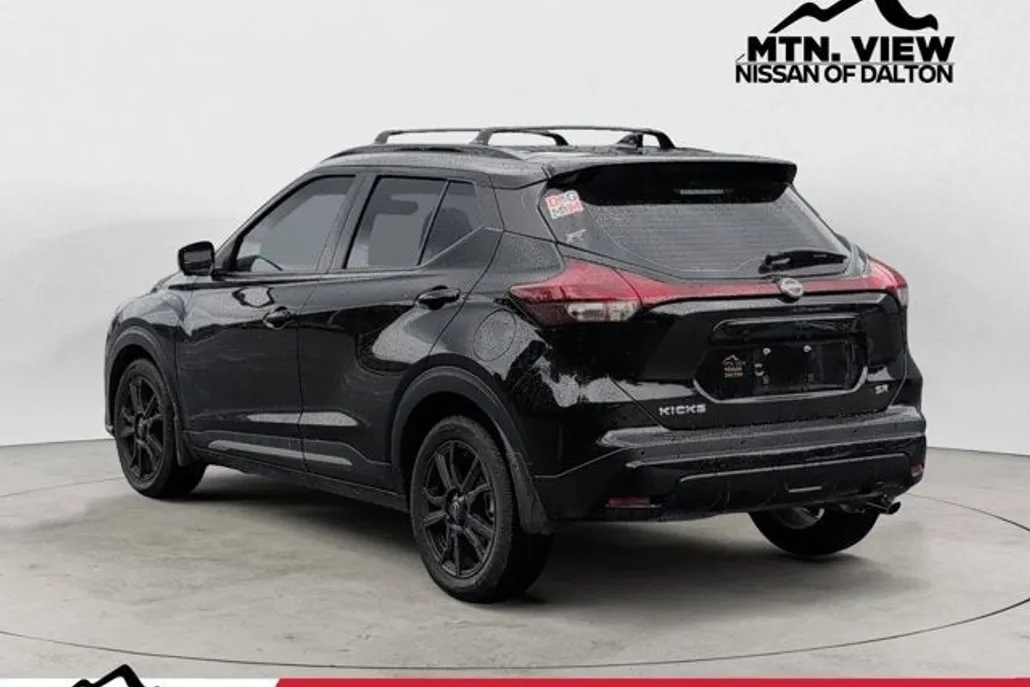 2024 Nissan Kicks SR photo 1
