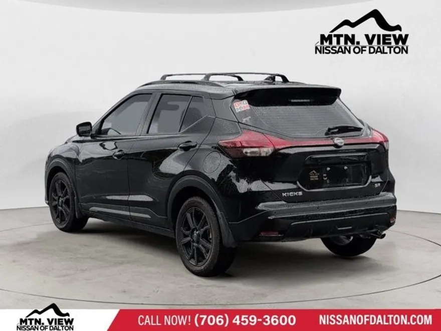 2024 Nissan Kicks SR photo 1