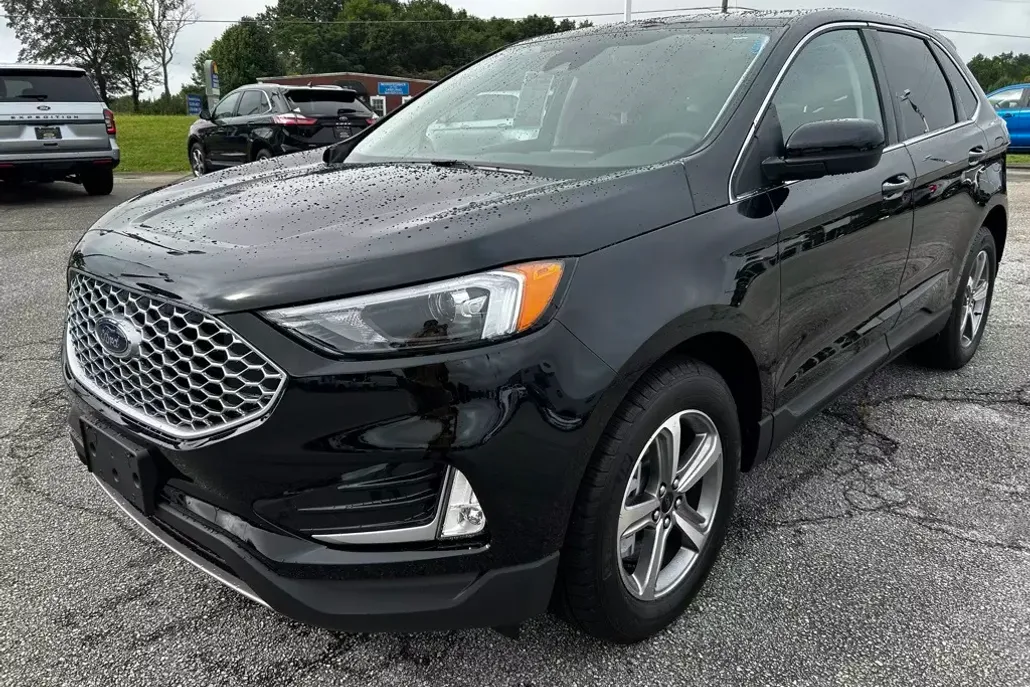 2024 Ford Edge SEL photo 1