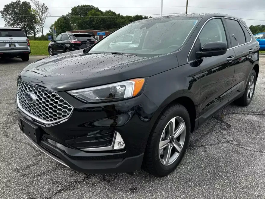 2024 Ford Edge SEL photo 1