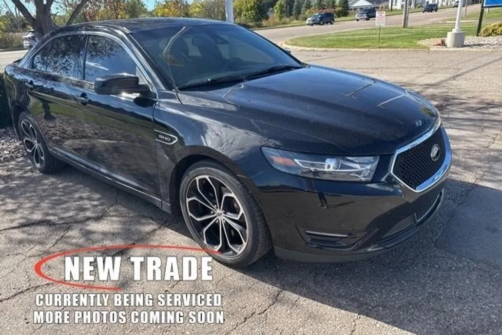 2016 Ford Taurus SHO photo 1