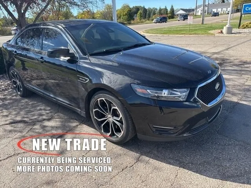 2016 Ford Taurus SHO photo 1