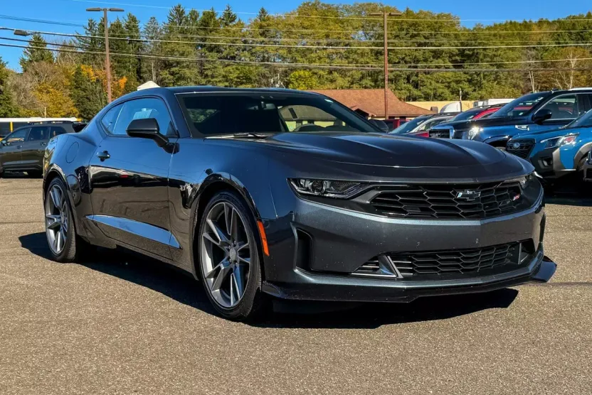 2022 Chevrolet Camaro 1LT photo 1